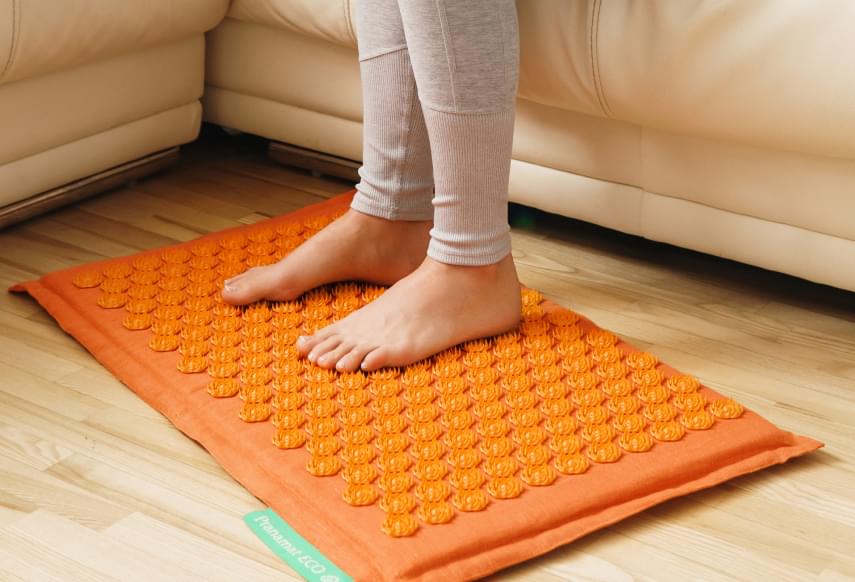 Acupressure Mat Benefits & Pranamat Review • Organically Becca